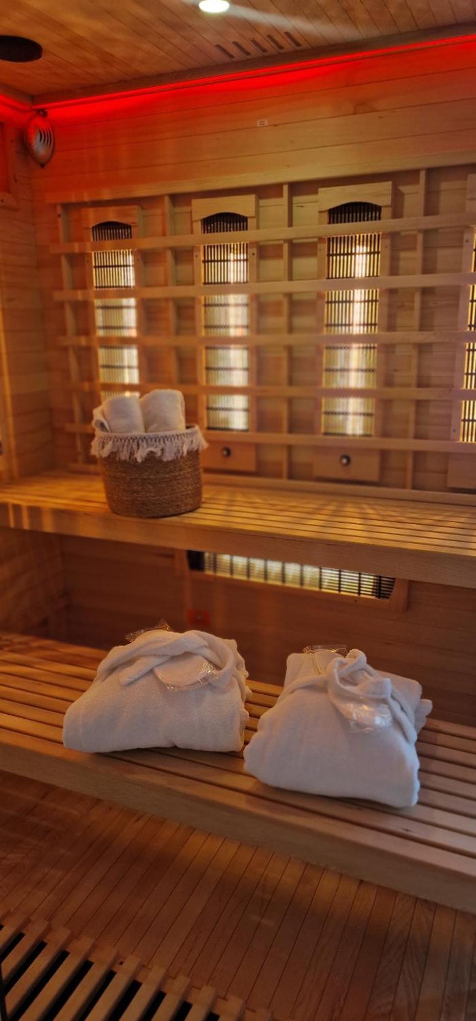 זיילונה גאורה Spa Love Ceglana 1 A Sauna,,Jaccuzi Dla Dwojga Na Wylacznosc מראה חיצוני תמונה